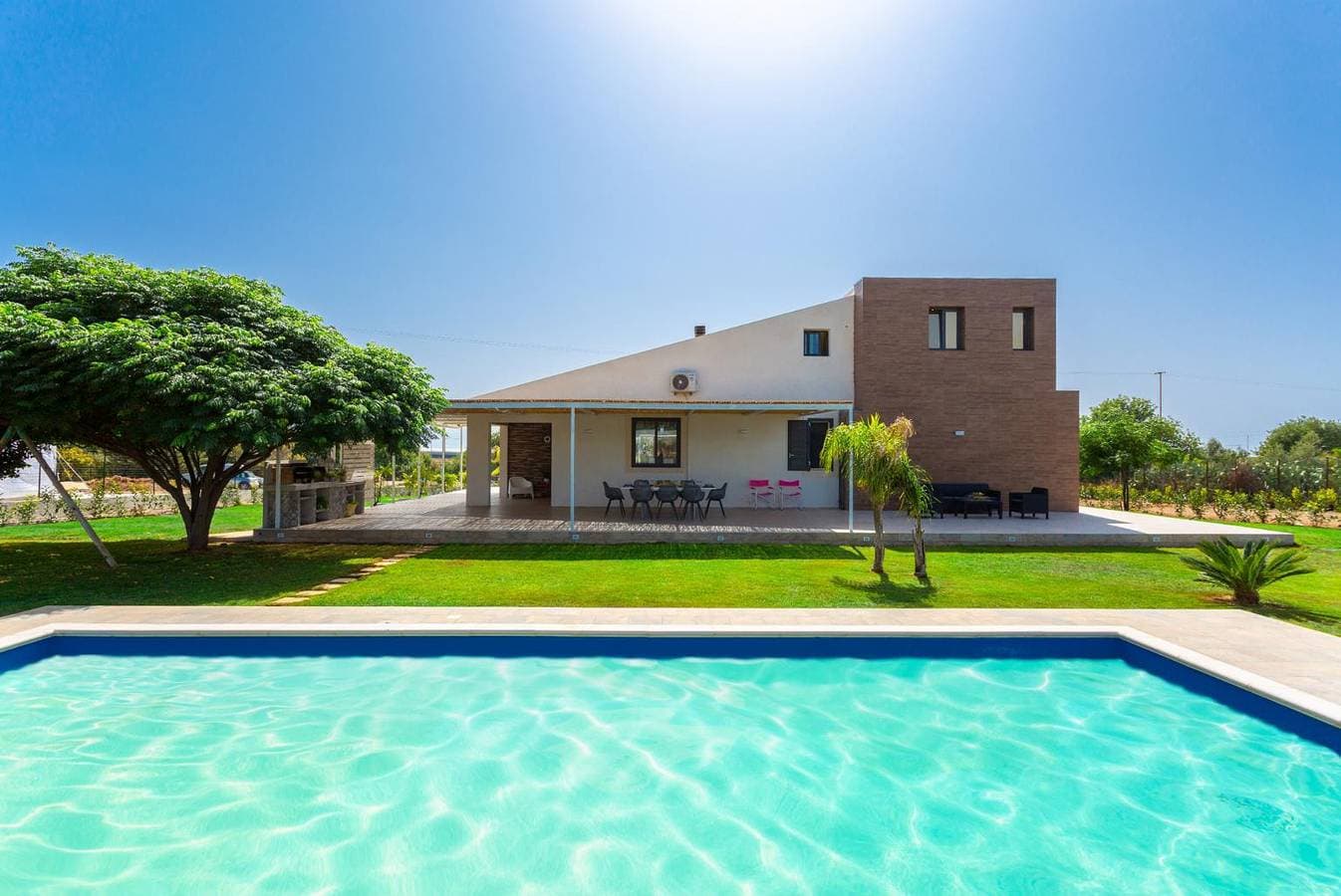 Foto 4 von 43: Villa für 8 Personen mit Garten