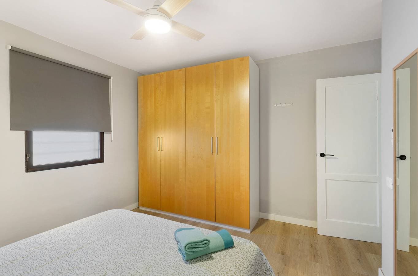 Foto 11 von 24: Ferienwohnung 'Apartamento Con Piscina Arinaga' mit Gemeinschaftspool und WLAN
