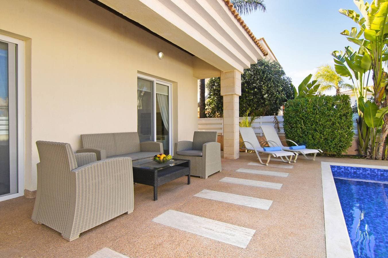Foto 3 von 35: Villa für 8 Personen mit Balkon