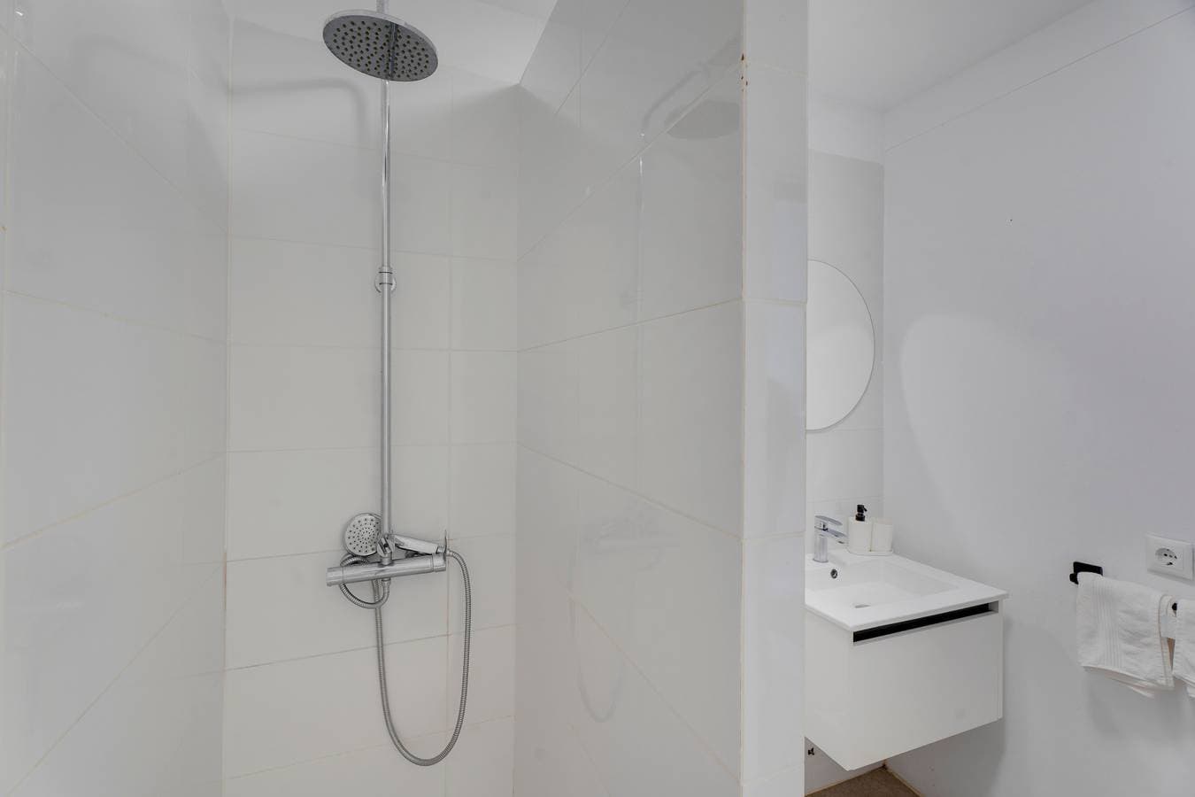 Foto 13 von 24: Ferienhaus 'Jaral Home' mit Meerblick, Gemeinschaftspool und WLAN