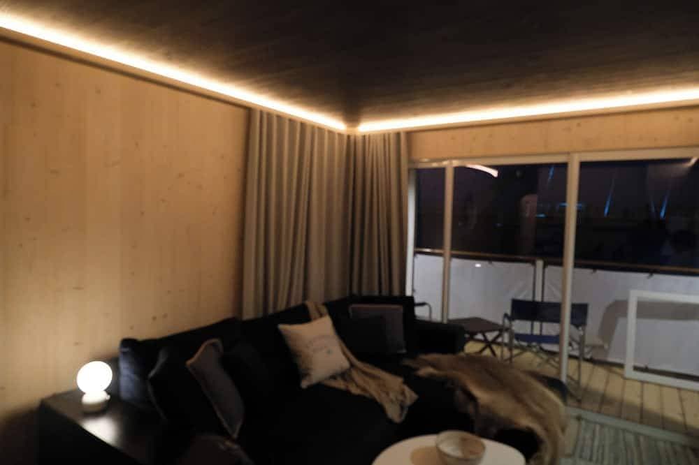 Foto 4 von 13: Unique floating retreat Sleeps 4