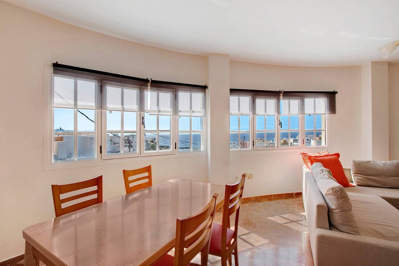 Foto 2 von 27: Ferienhaus "Del Pescador Planta Alta" mit Meerblick, Balkon & WLAN
