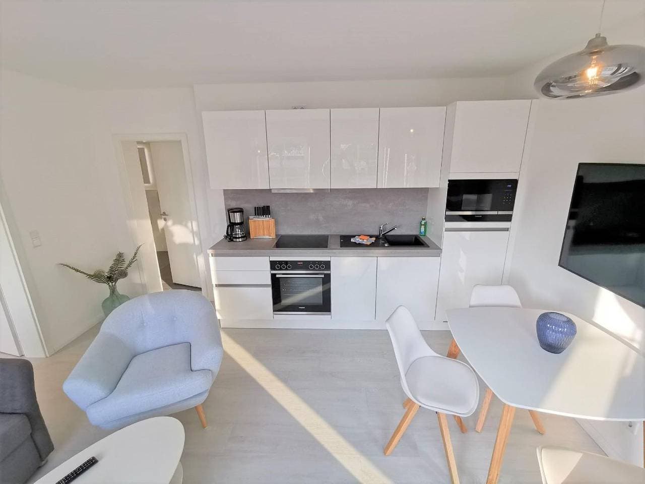 Foto 5 von 20: Moderne Ferienwohnung mit eigener Terrasse - Haus Inselwind FeWo MEERhafen