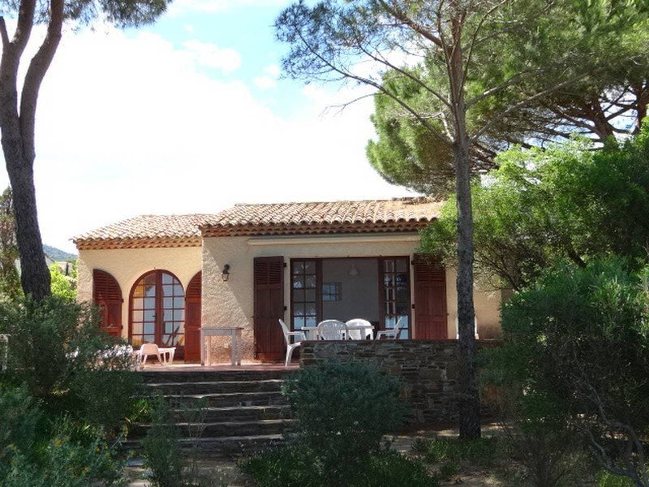 Foto 6 von 18: Klimatisierte Villa mit 2 Schlafzimmern, Meerblick und Parkplatz in Cavalaire-sur-Mer