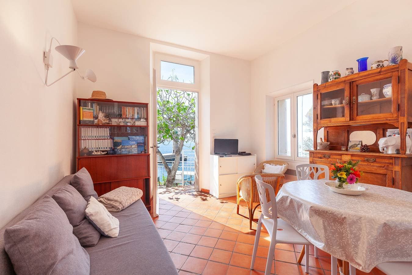 Foto 3 von 21: Ferienwohnung 'L'Aiguade À Cassis' mit Meerblick, privater Terrasse und WLAN