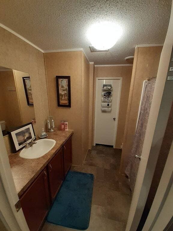 Foto 5 von 30: High & Dry with a full fenced yard for privacy