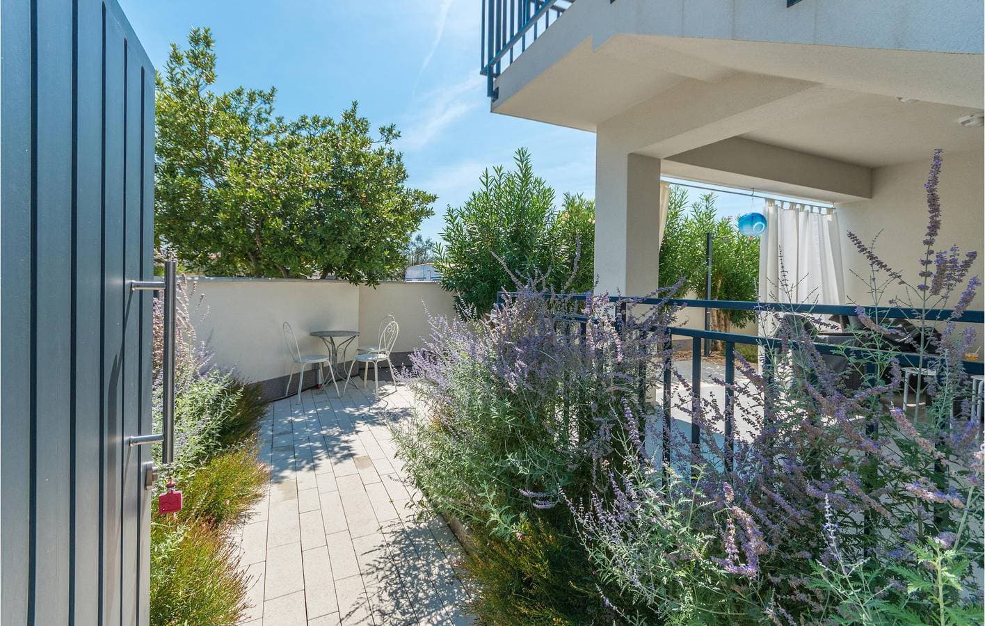 Foto 11 von 31: Gemütliche Ferienwohnung mit Terrasse, WLAN und 1 km Entfernung zum Strand Dječji Raj
