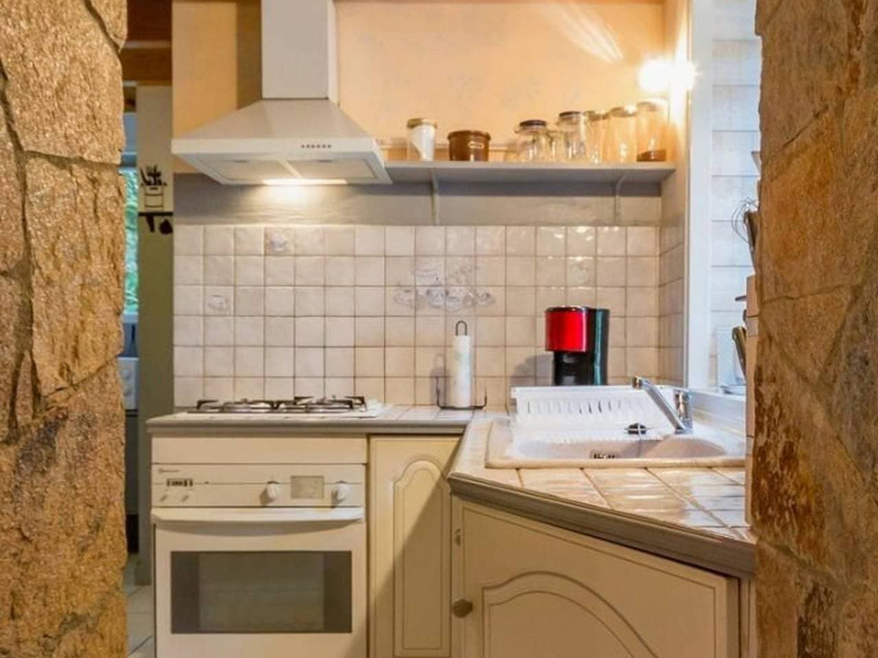 Foto 6 von 21: Ferienhaus am See mit eingezäuntem Garten, Kamin und WLAN in Joué-sur-Erdre