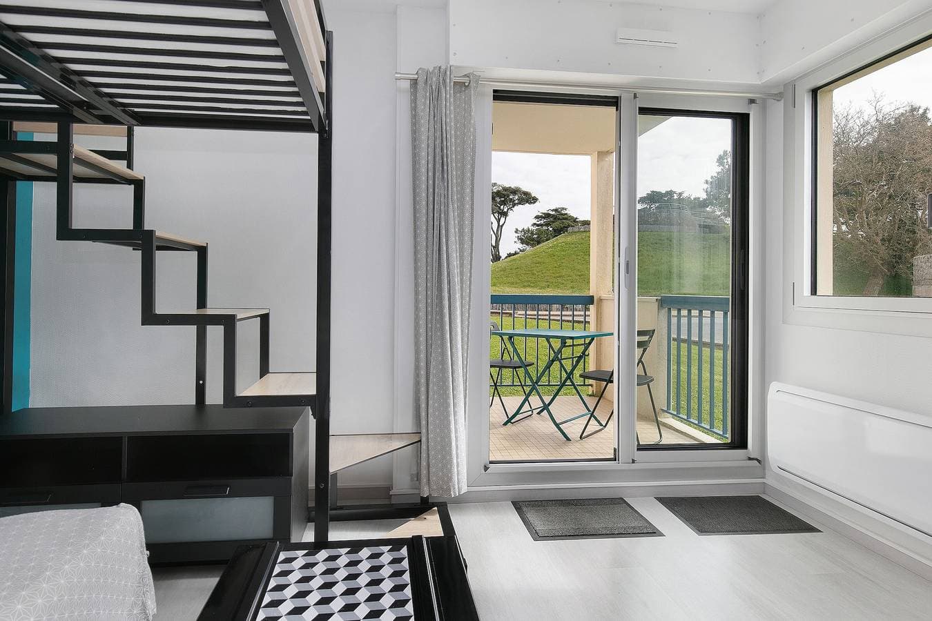 Foto 6 von 22: Studio Emma – Meerblick und Terrasse