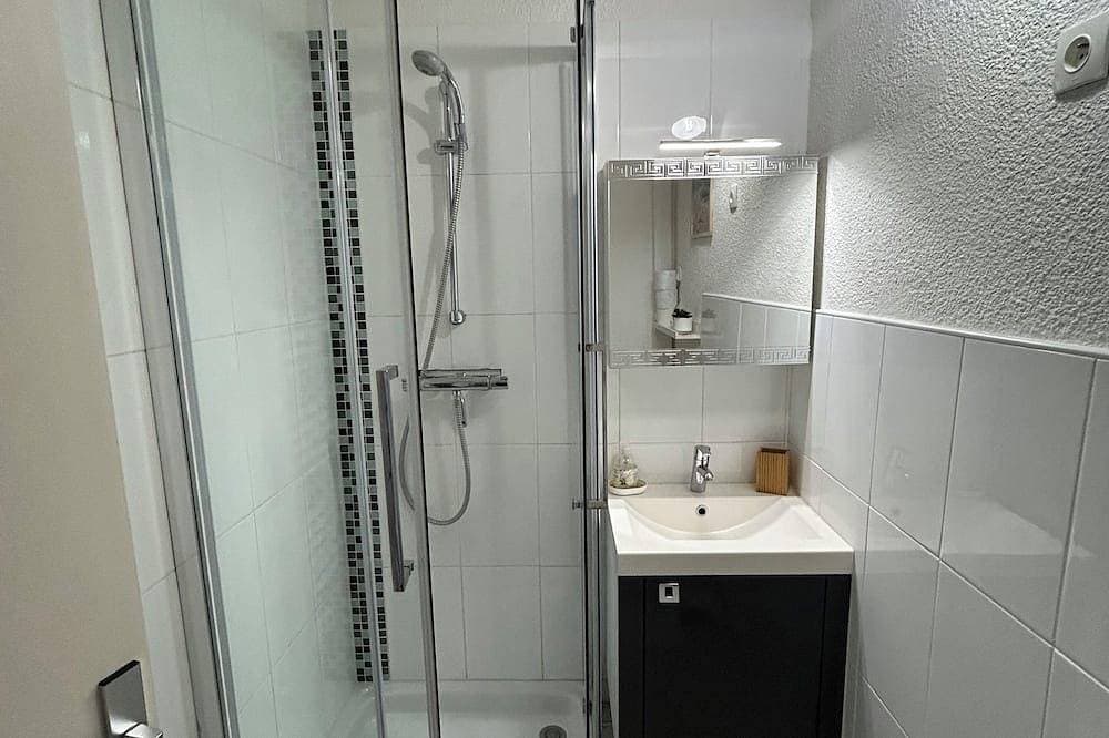 Foto 5 von 16: Appartement 4 Couchages Climatisé- Piscine Privée, Proche Centre Ville et Plages