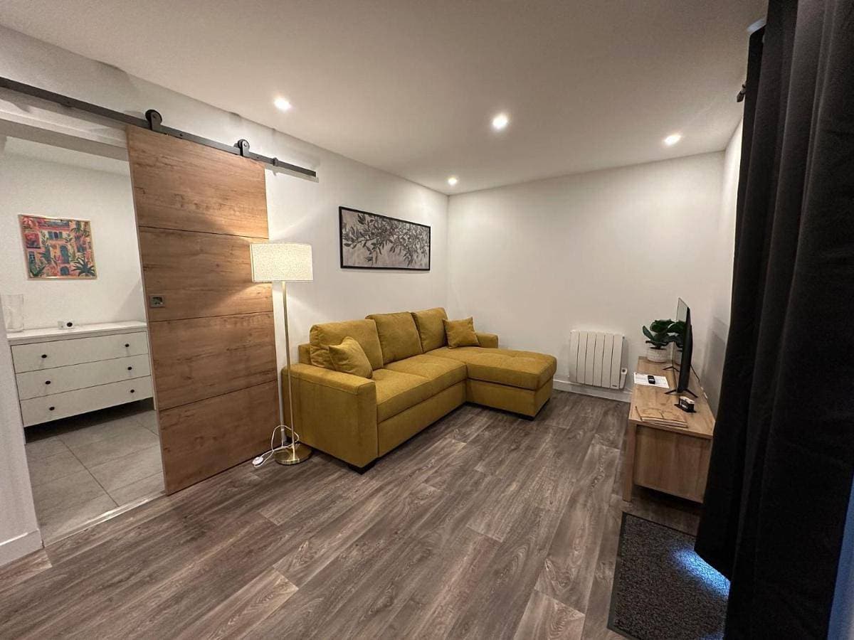 Foto 5 von 35: Two-Bedroom Apartment