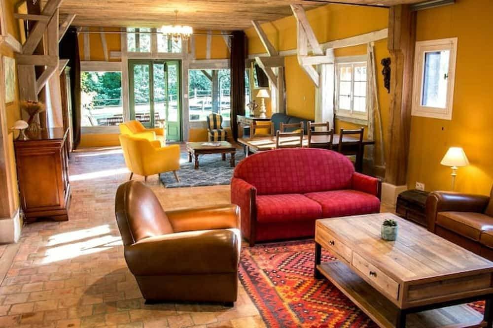 Foto 10 von 30: La Campagne Normande Chic Avec Rivière et Tennis