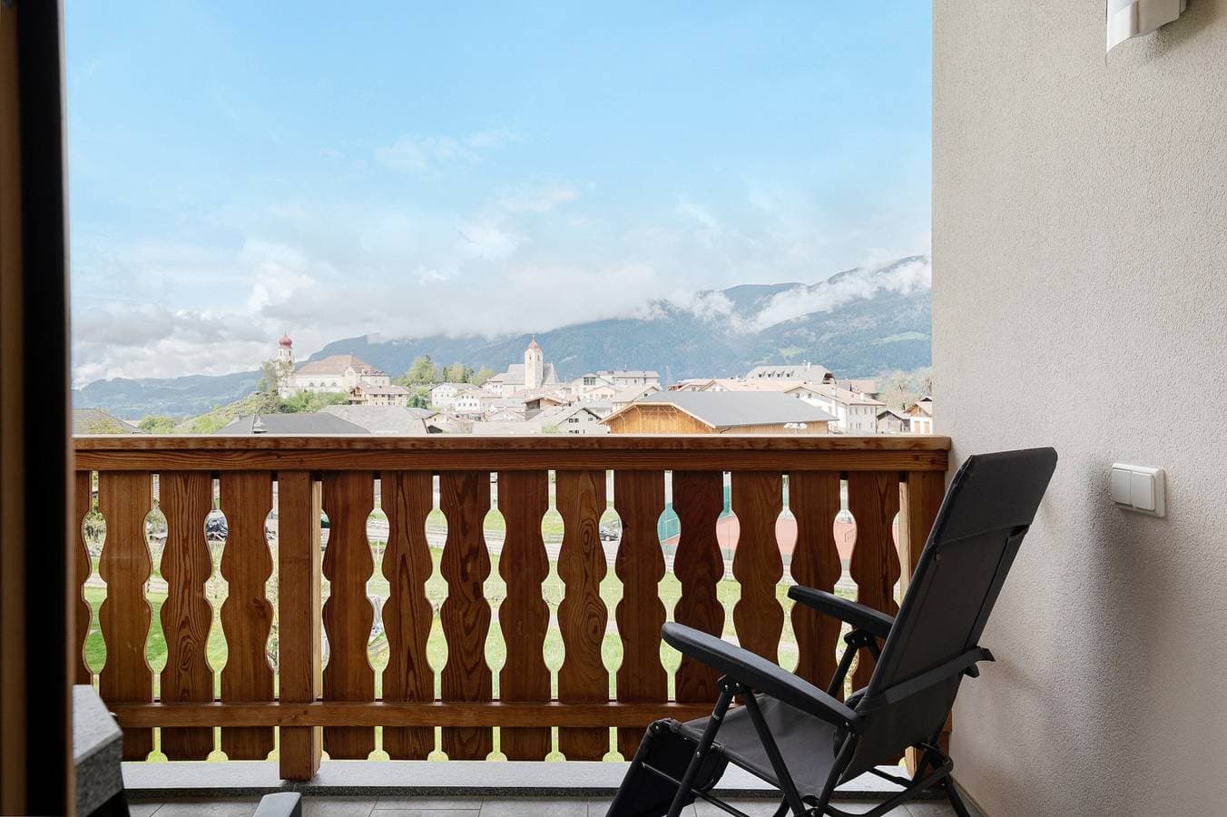 Foto 3 von 38: Ferienwohnung 'Rodererhof Lajen Apt Schlern' mit Bergblick, Balkon und WLAN