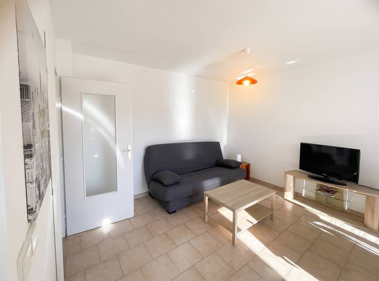 Foto 2 von 13: Modernes Apartment in Fréjus, 60 qm, Gemeinschaftspool