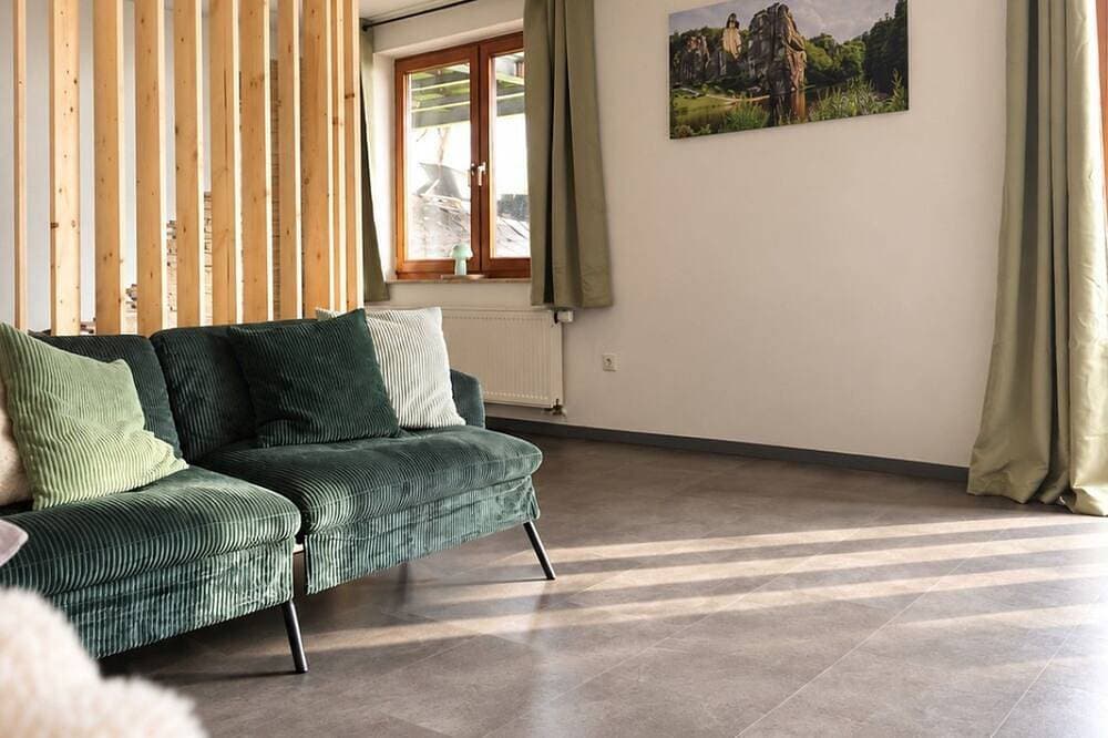 Foto 9 von 27: Apartment „Auszeit an den Externsteinen“ mit Pool, Terrasse & WLAN