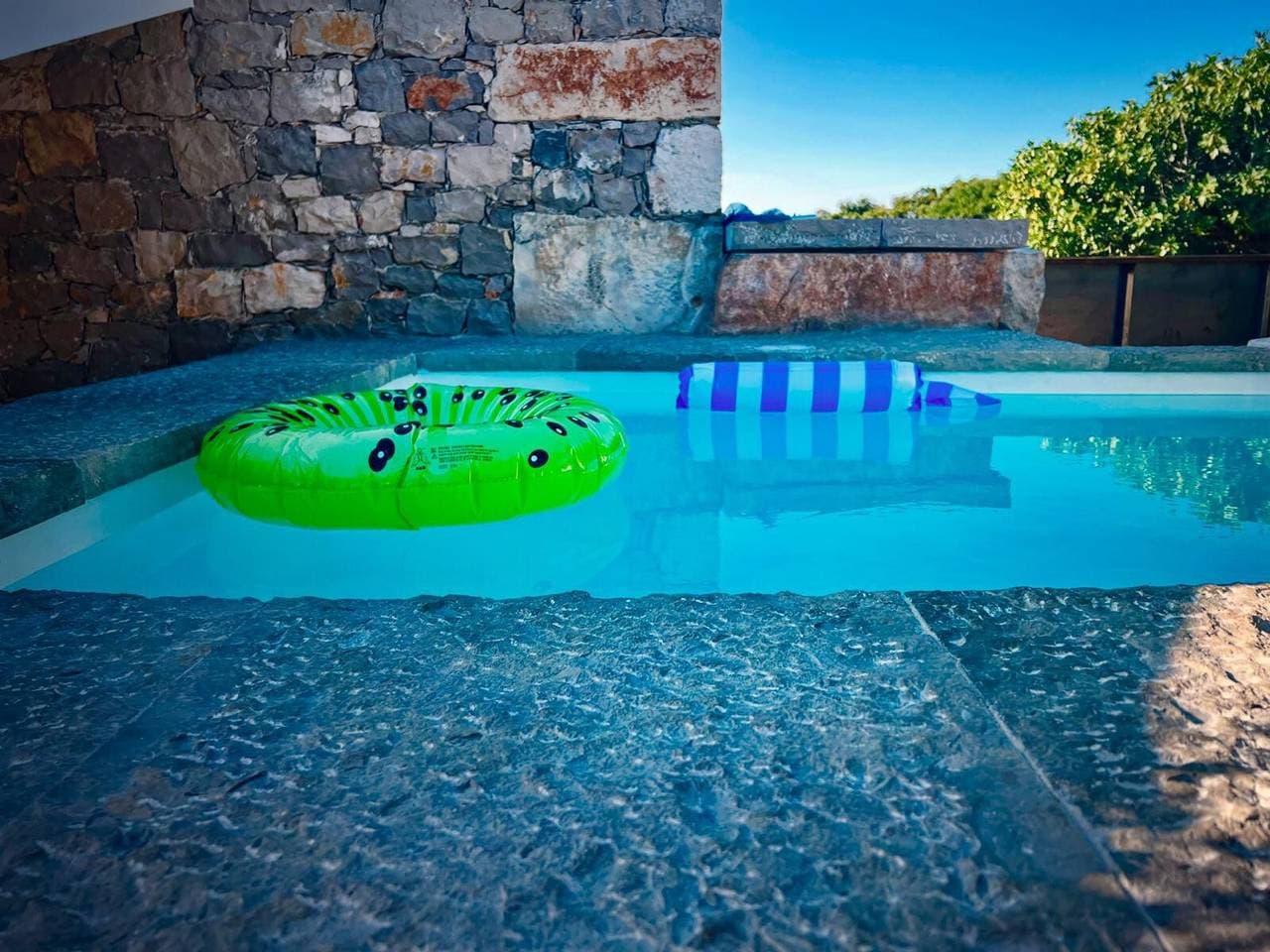 Foto 5 von 34: Landhaus 'Curva' mit Bergblick, privatem Pool und WLAN