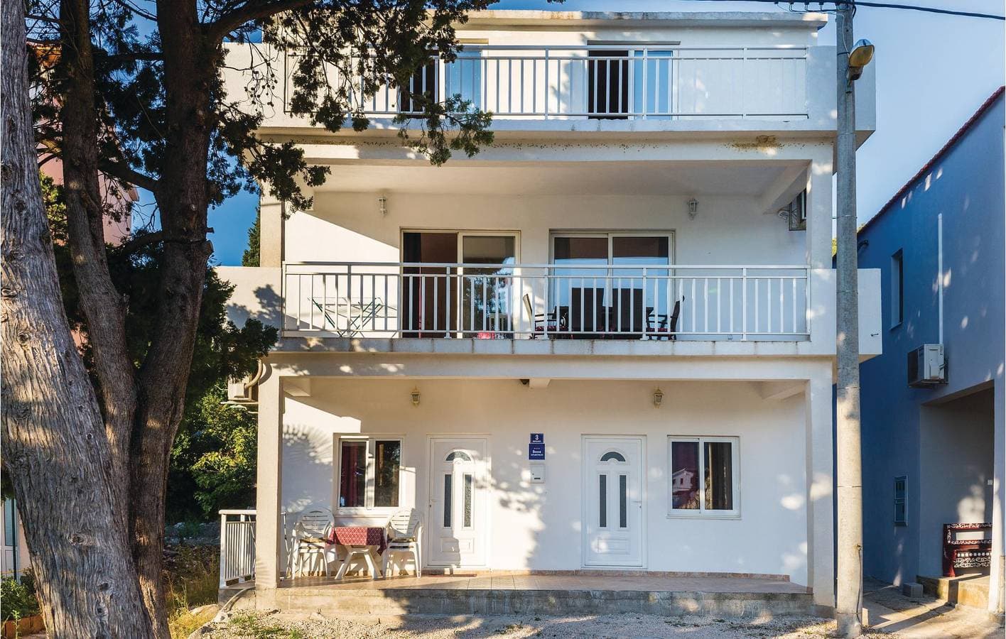 Gemütliche 300 m zum Strand: Klimatisierte Wohnung mit Terrasse und Parkplatz 1