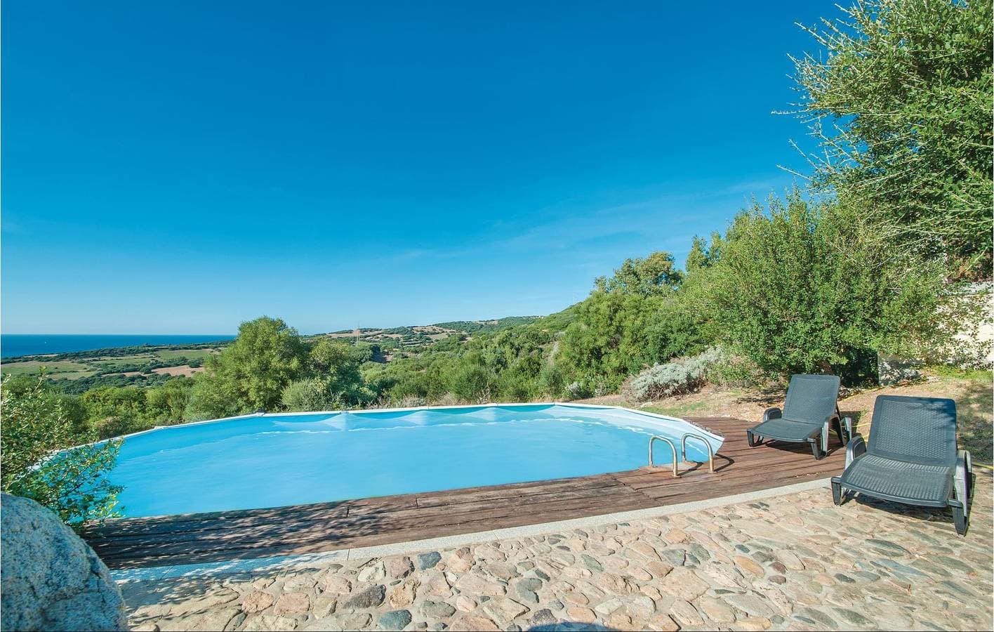 Foto 8 von 22: Apartment mit Meerblick, Pool und Parkplatz - 2 km zum Strand