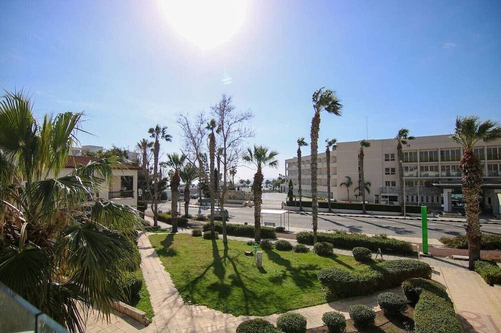 Foto 4 von 15: Phaedrus Living: Seaside Modern Flat Limnaria 123