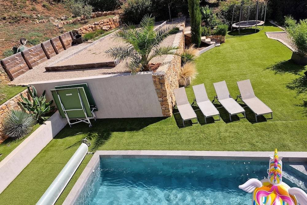 Foto 12 von 14: Quiet modern villa with swimming pool