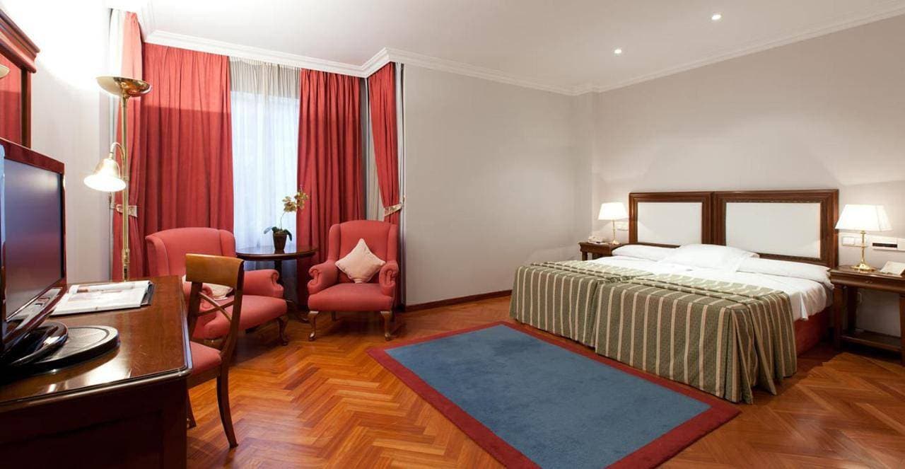 Foto 8 von 8: Family Room (2 Adults + 2 Children)