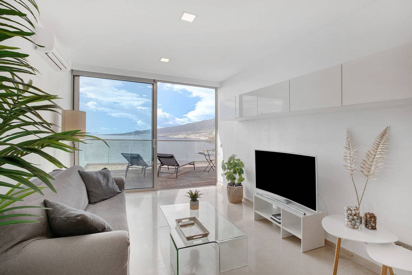Foto 7 von 24: Ferienwohnung 'Mirador Terrazas Del Mar' mit Gemeinschaftspool und Klimaanlage