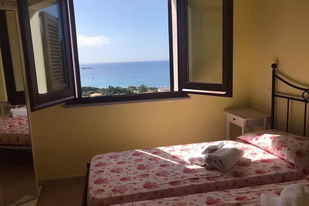 Foto 3 von 30: Campulongu, Villa mit Panoramapool 350 Meter vom Meer entfernt