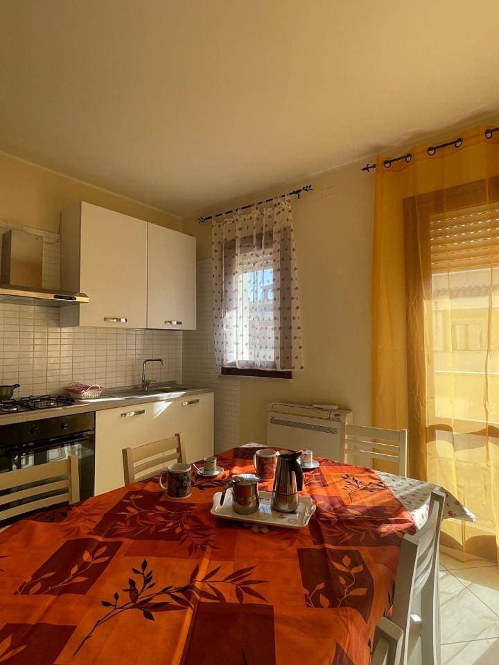 Foto 7 von 51: Two-Bedroom Apartment