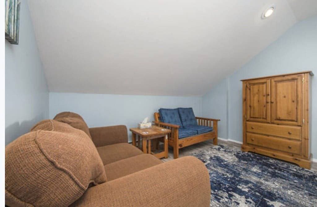 Das \"Howling Wolf\" ist ein gemütliches Ski-Chalet mit eigenem Whirlpool auf dem Deck. Ski rein / r... 1