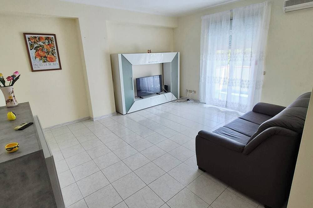 Foto 8 von 14: 100 m² apt with free parking over the citrus garden– for families in Trappitello