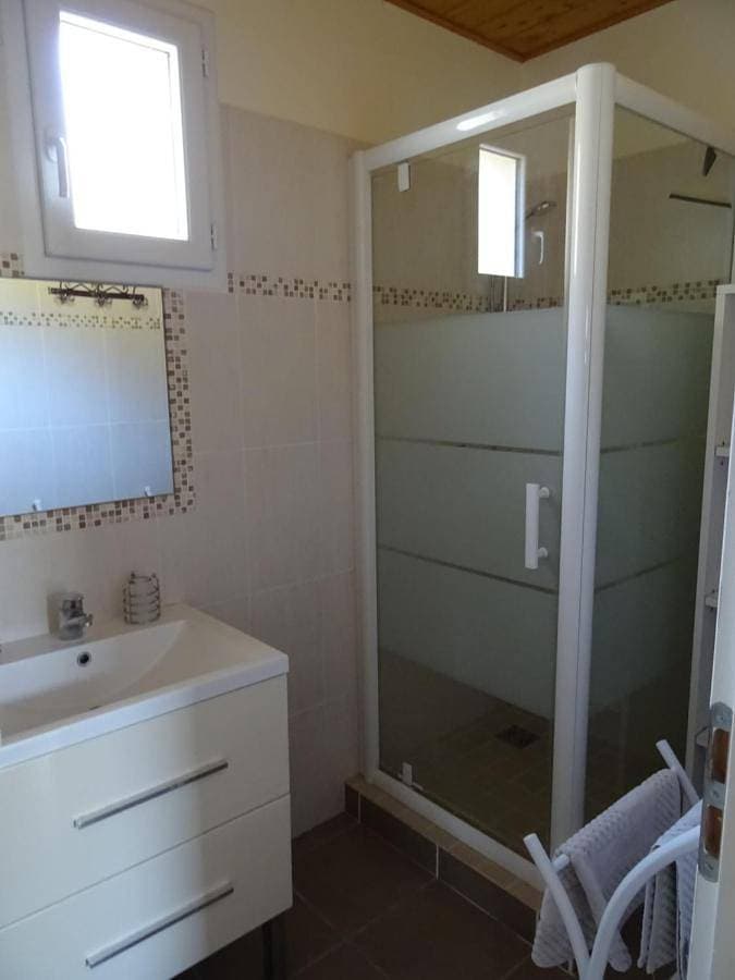Foto 2 von 5: Two-Bedroom House