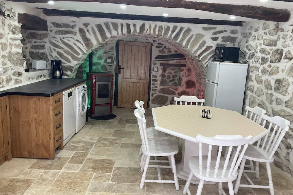 Entre Eaux et Roches - 5-person gite in character Ardèche house 1
