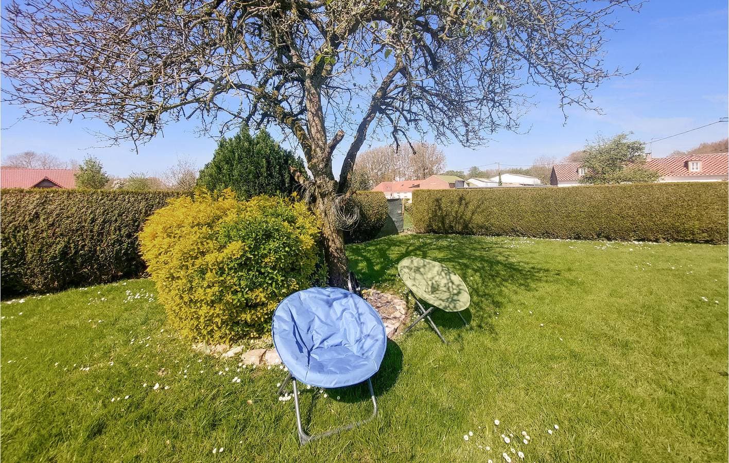 Foto 10 von 16: Gemütliche Gartenwohnung 300m vom Zentrum von Quœux-Haut-Maînil