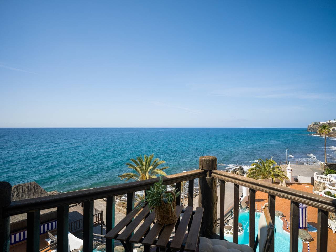 Strandwohnung in Bahia Feliz mit Balkon 1