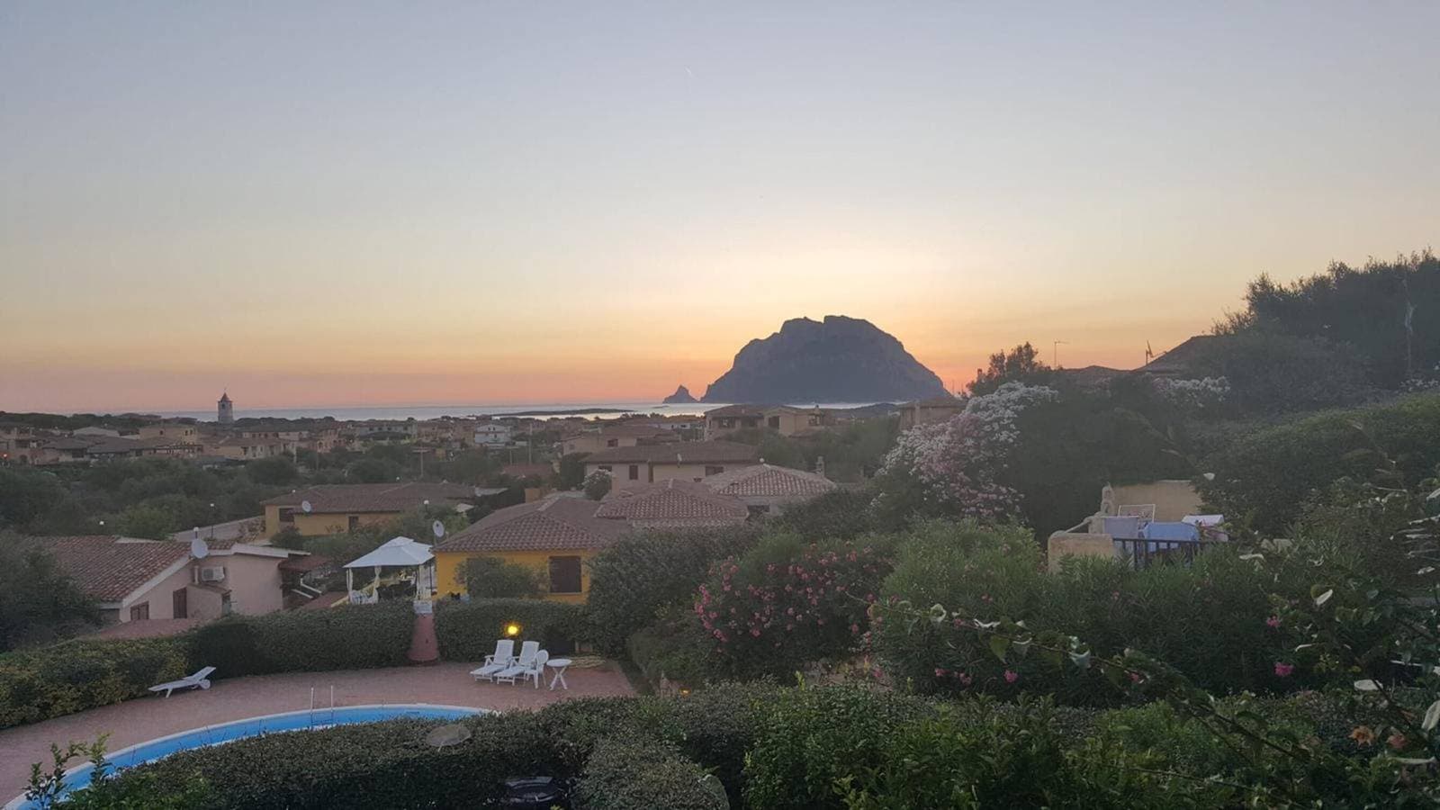 Foto 4 von 25: Ferienwohnung 'Tavolara Porto San Paolo E2' mit Meerblick, Gemeinschaftspool und Klimaanlage