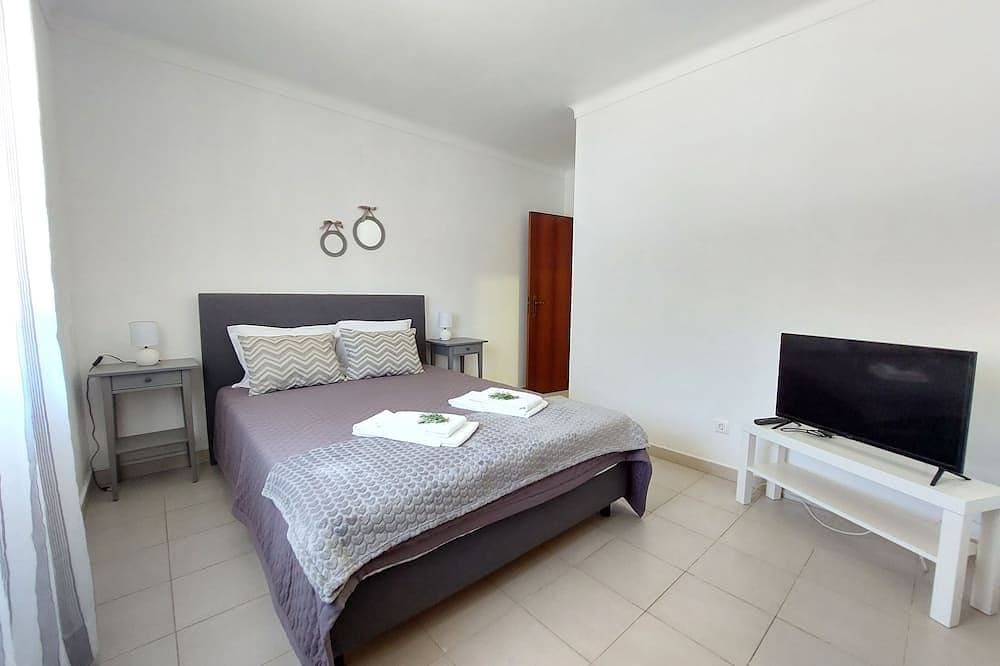 Foto 4 von 30: Apartamento Delfino T2 R/C