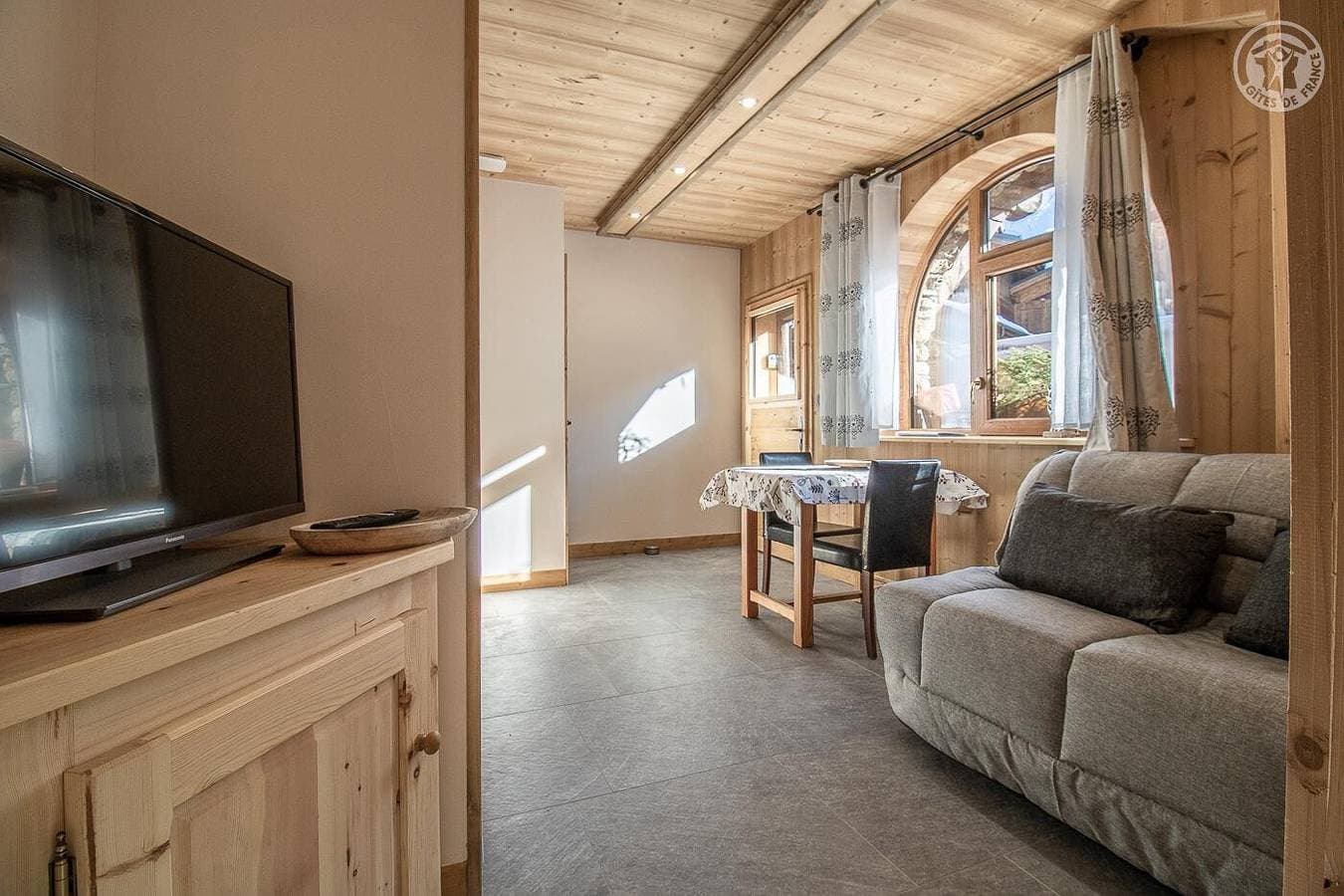 Foto 5 von 20: Appartement „L’épilobe“ mit Bergblick, Gemeinschaftsgarten und WLAN