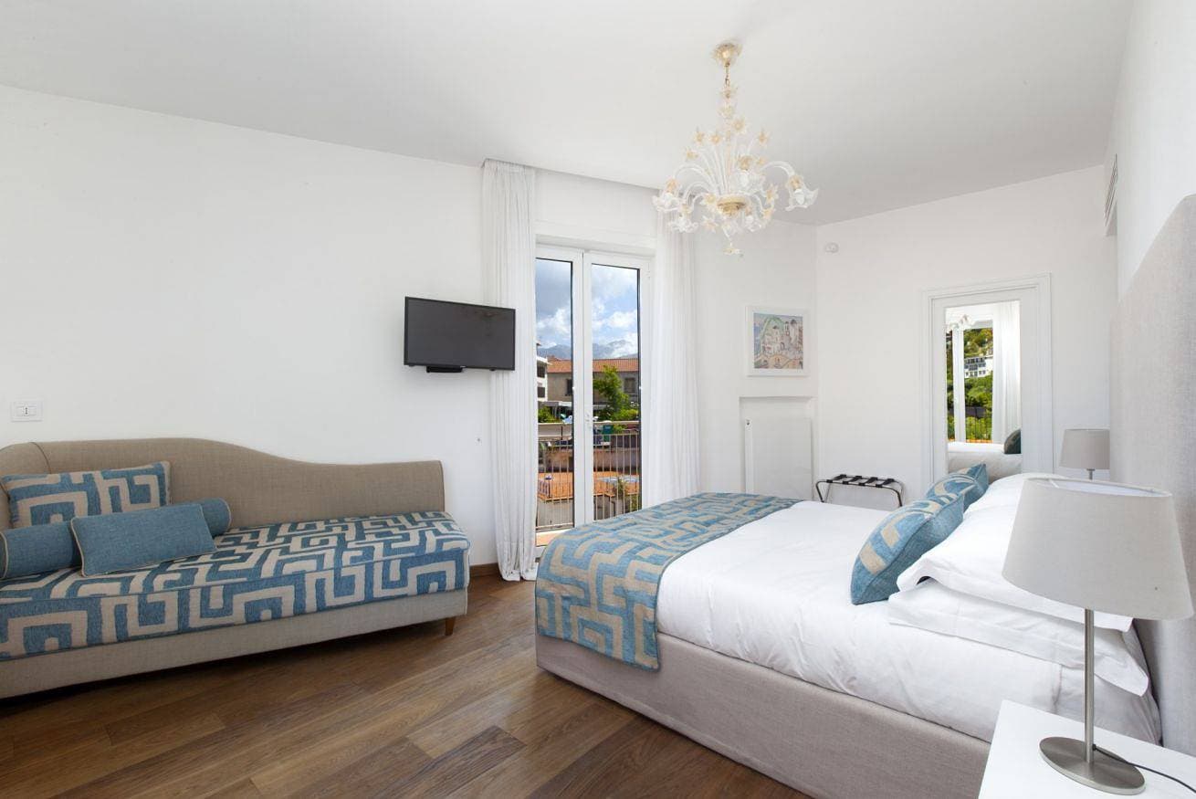 Foto 12 von 36: Ferienwohnung für 4 Personen mit Meerblick