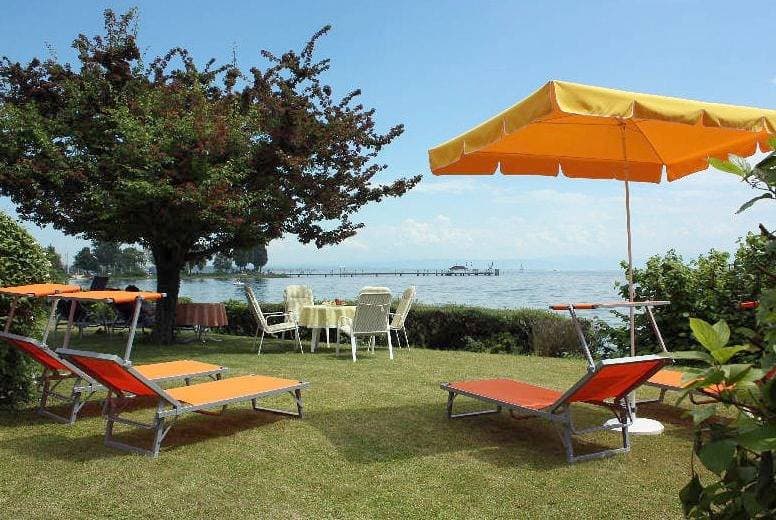 Foto 5 von 23: Birkhofer See genießen – Aparthotel am Bodensee - 3 Zimmer-Appartement Superior mit Seeblick