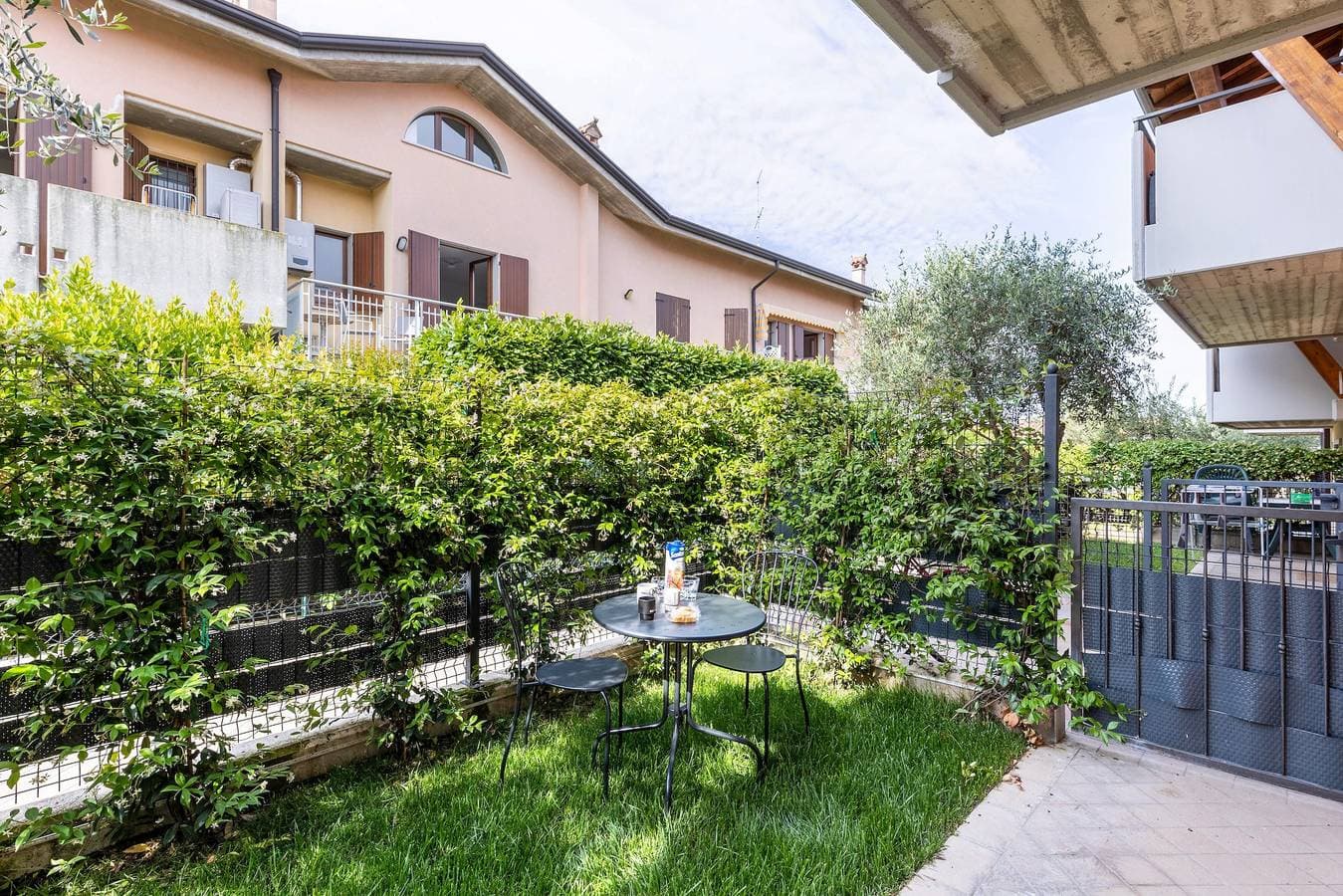 Foto 7 von 33: Helles Ferienwohnung 'Bluemoon' mit pool, WLAN und Klimaanlage