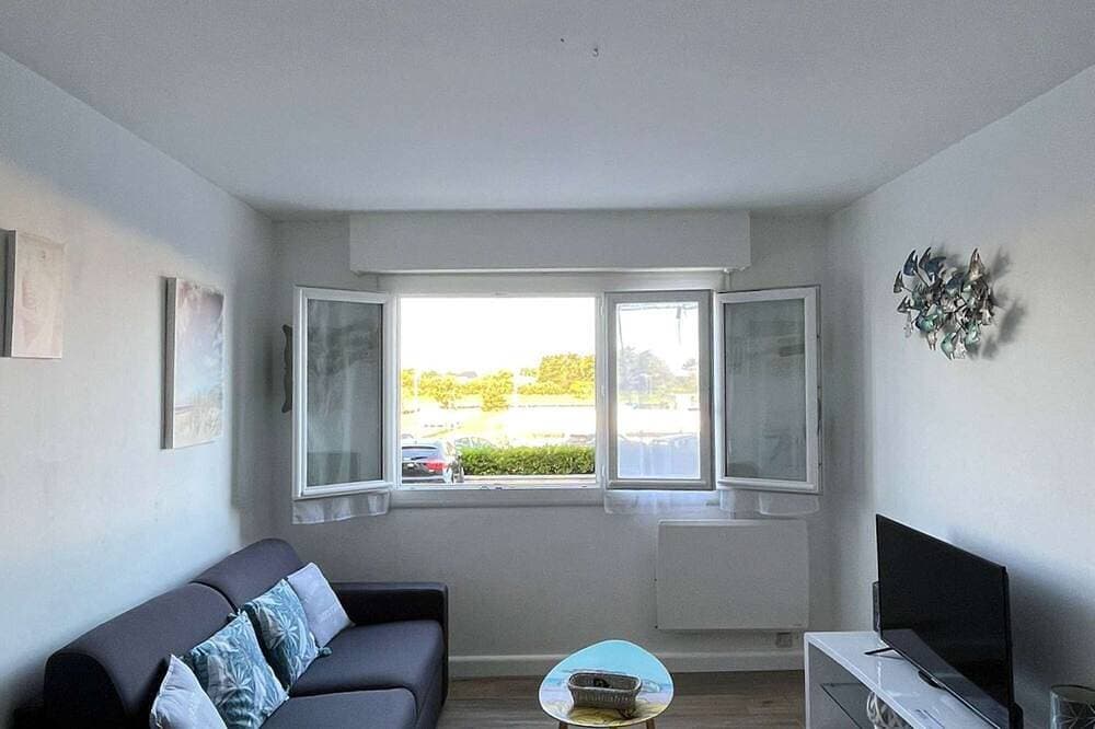 Apartment with back to marina - Close to beach 1