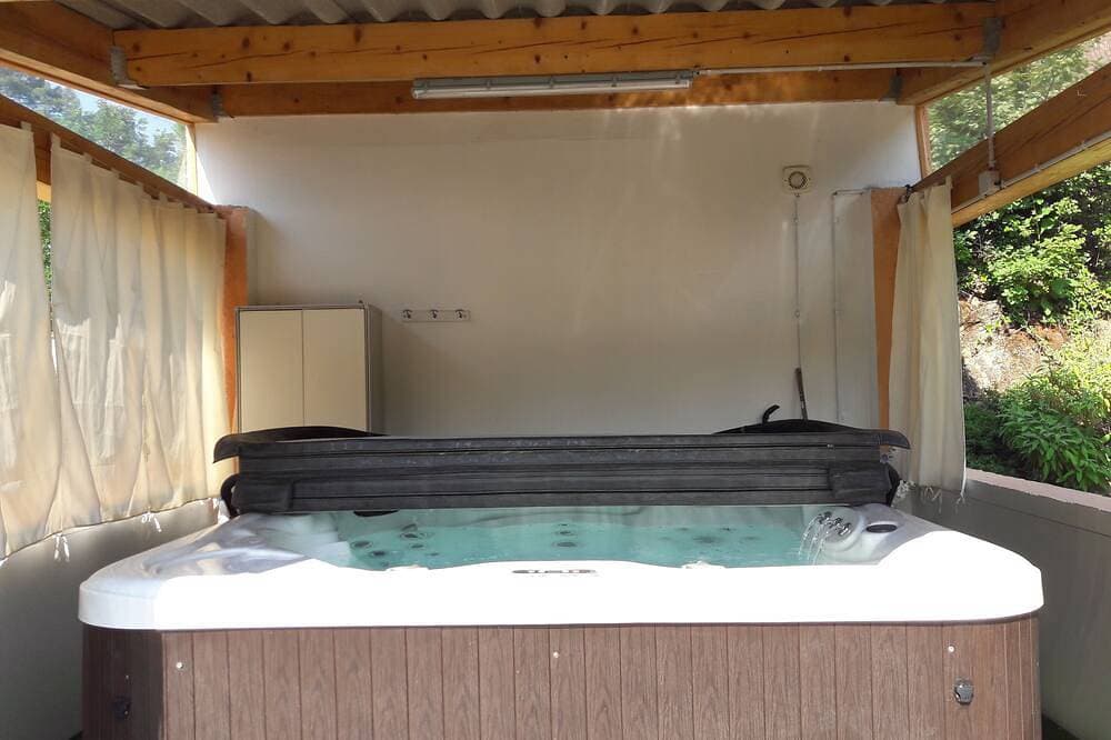 Foto 9 von 9: Ferienhaus mit Spa (Jacuzzi) \"Les Oiseaux\"