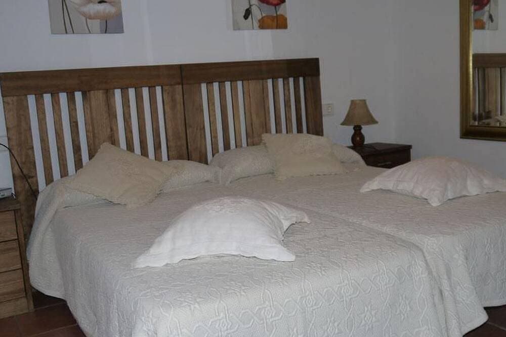 Foto 5 von 30: Renoviertes Ferienhaus in Sant Carles De Peralta mit Eigenem Pool