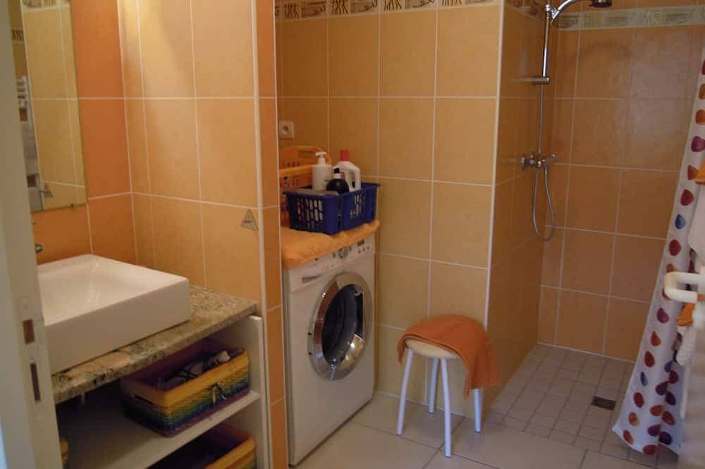 Foto 5 von 30: Eine möblierte 5 ***** - Unabhängige apprt in Villa 100 m vom Meer