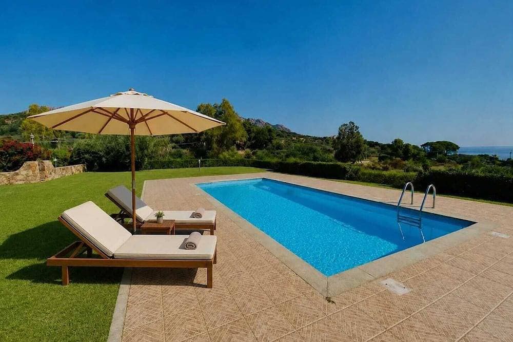 Mandy and Dolly's house with sea view and pool 1