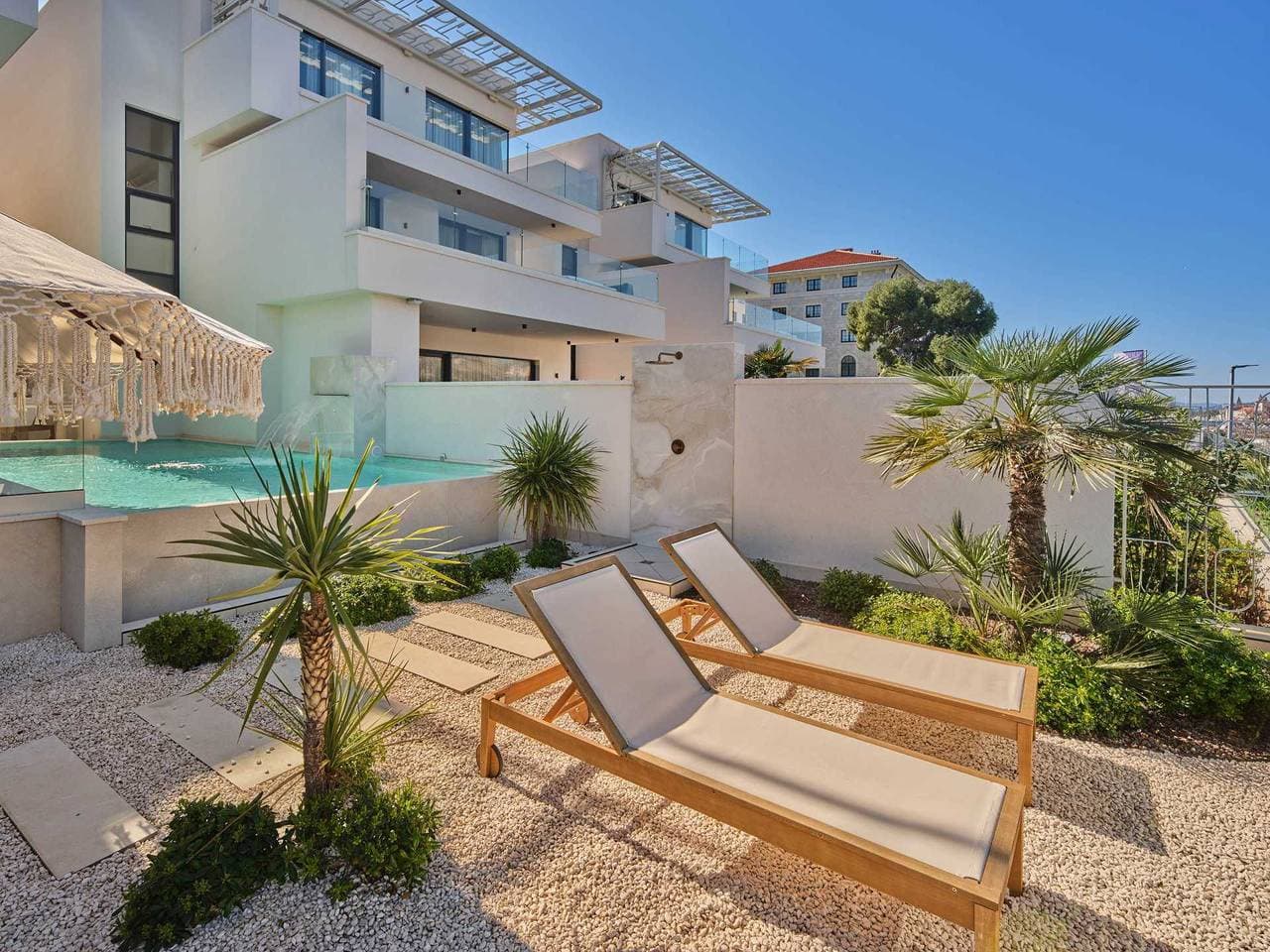 Foto 5 von 98: Luxusvilla Lunea mit Pool III