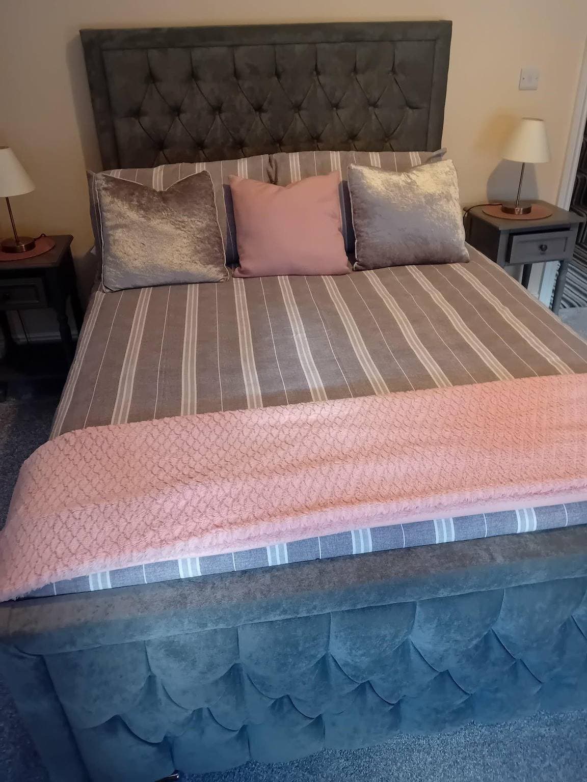 Foto 13 von 40: 5 Guests - Helens House Derry City Centre - 3 Bed