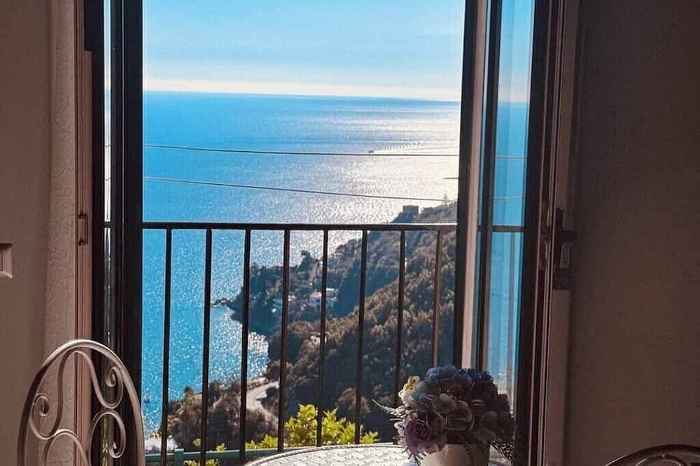 A house with sea view [Amalfi Coast] house 5 minutes from the sea; amazing view 1