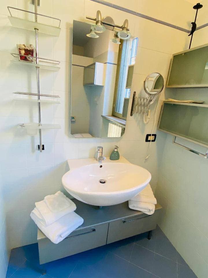 Foto 10 von 11: Deluxe Double Room with Shower