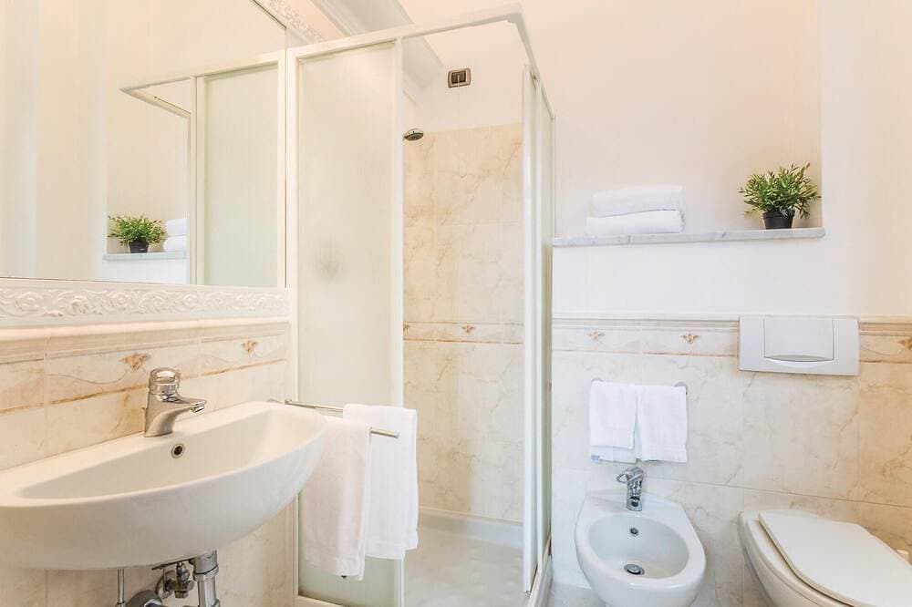 Foto 5 von 22: Schöne Wohnung in Rapallo Ge mit Außenpool